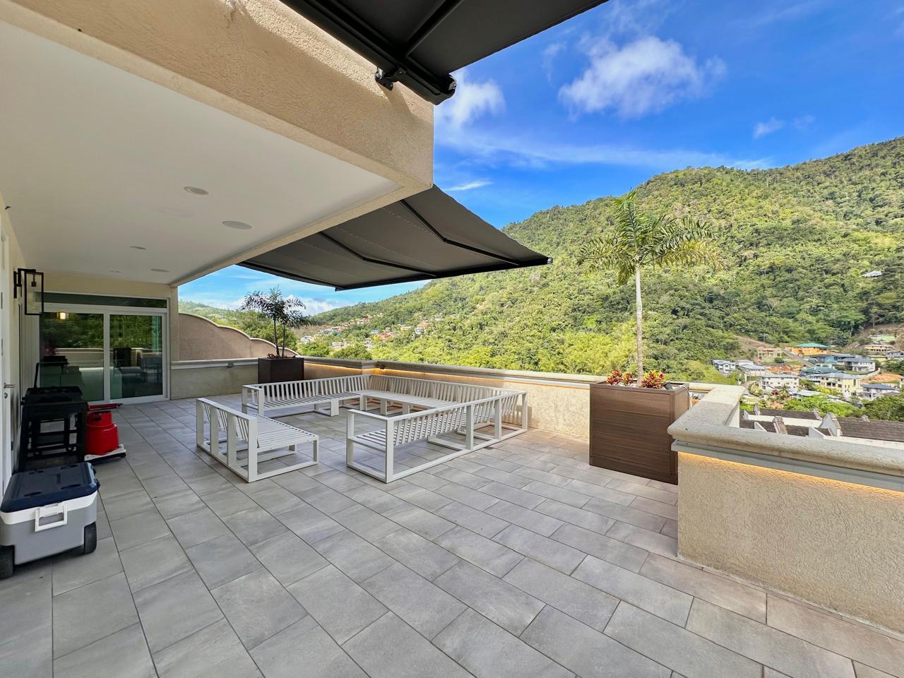 FOR SALE: MARAVAL, LA RIVE