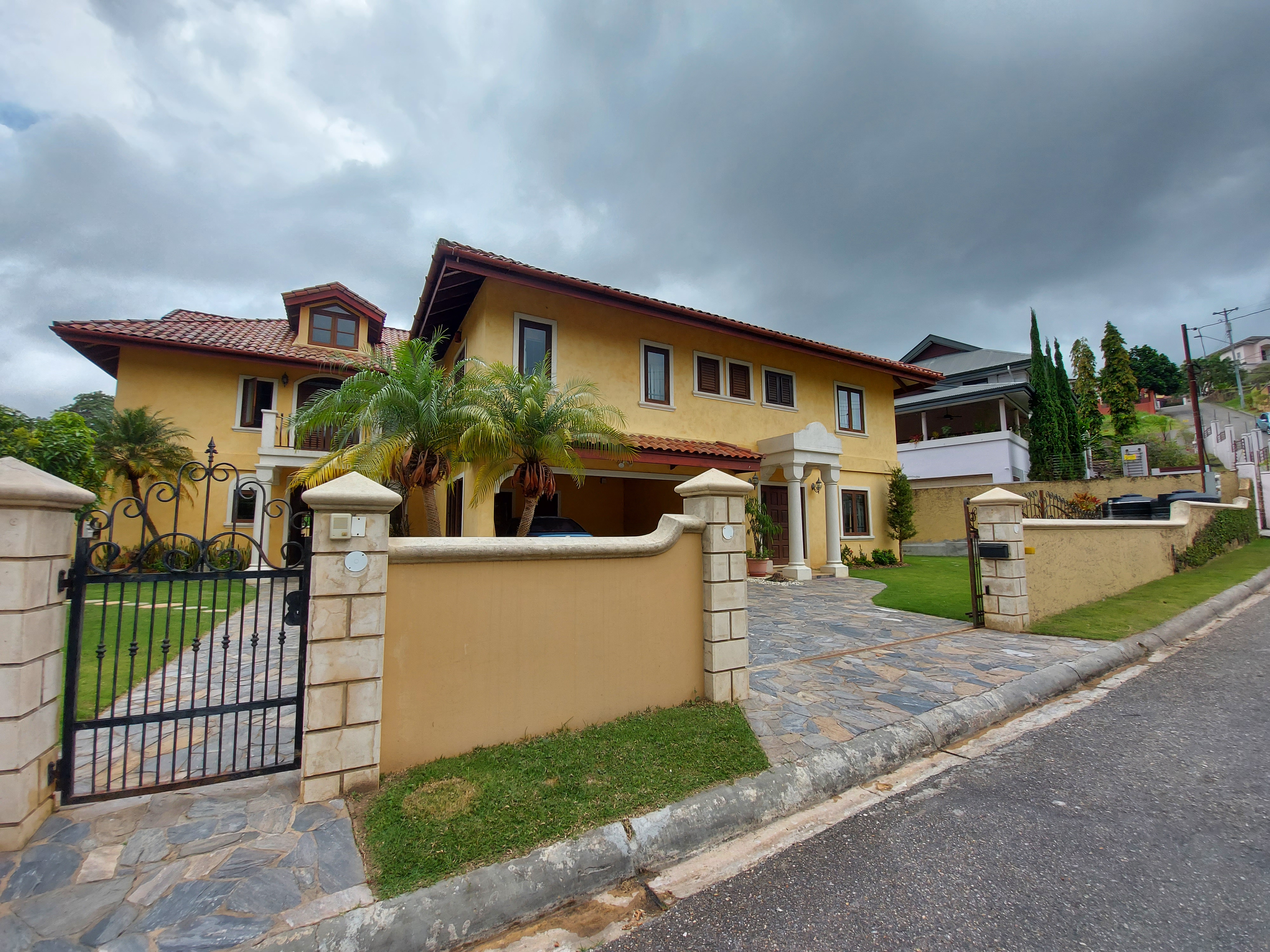 Duplex Townhouse in  Moka