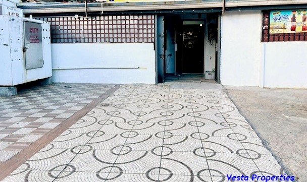 Supermarket/Liquor Mart - Arou..