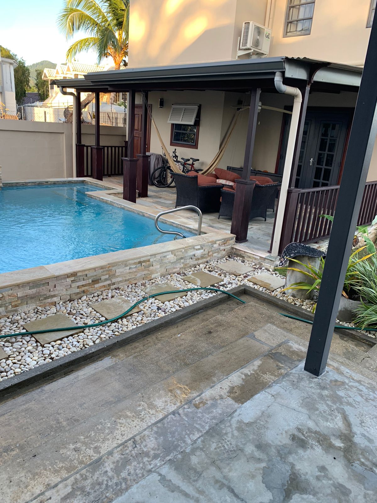 RENTED- VALSAYN N.- EXECUTIVE ..