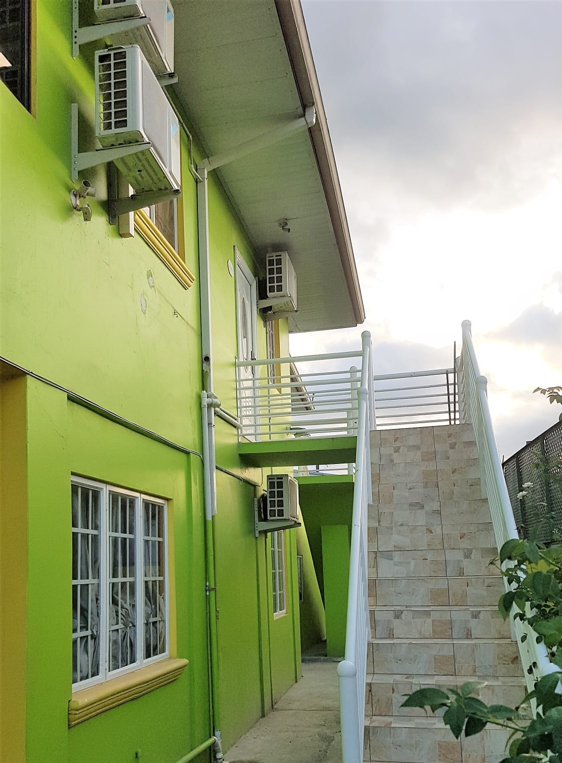 COSY MT LAMBERT (1) BEDROOM AP..