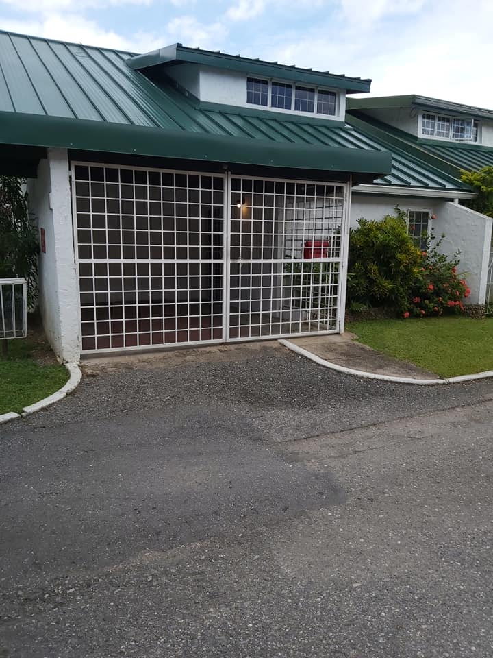 Chateaux Village - Townhouse