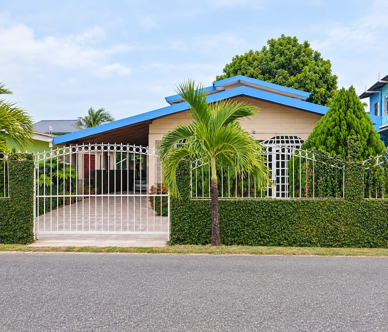Gems Avenue, Bon Air West, Arouca