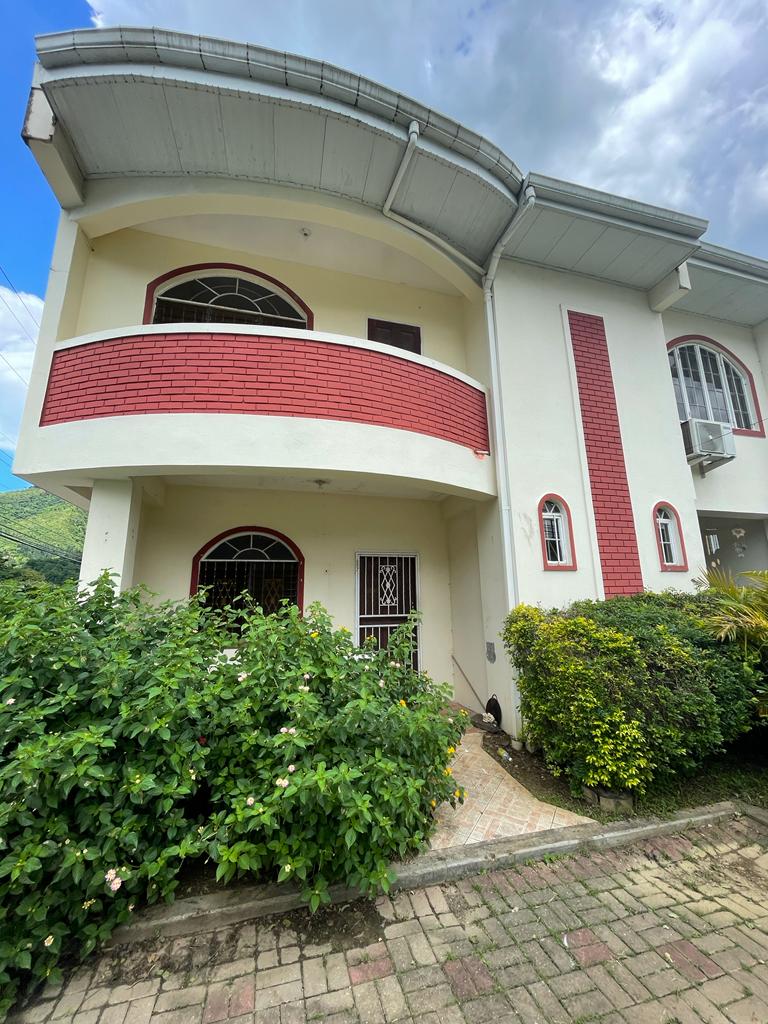 PETIT VALLEY - TOWNHOUSE END U..