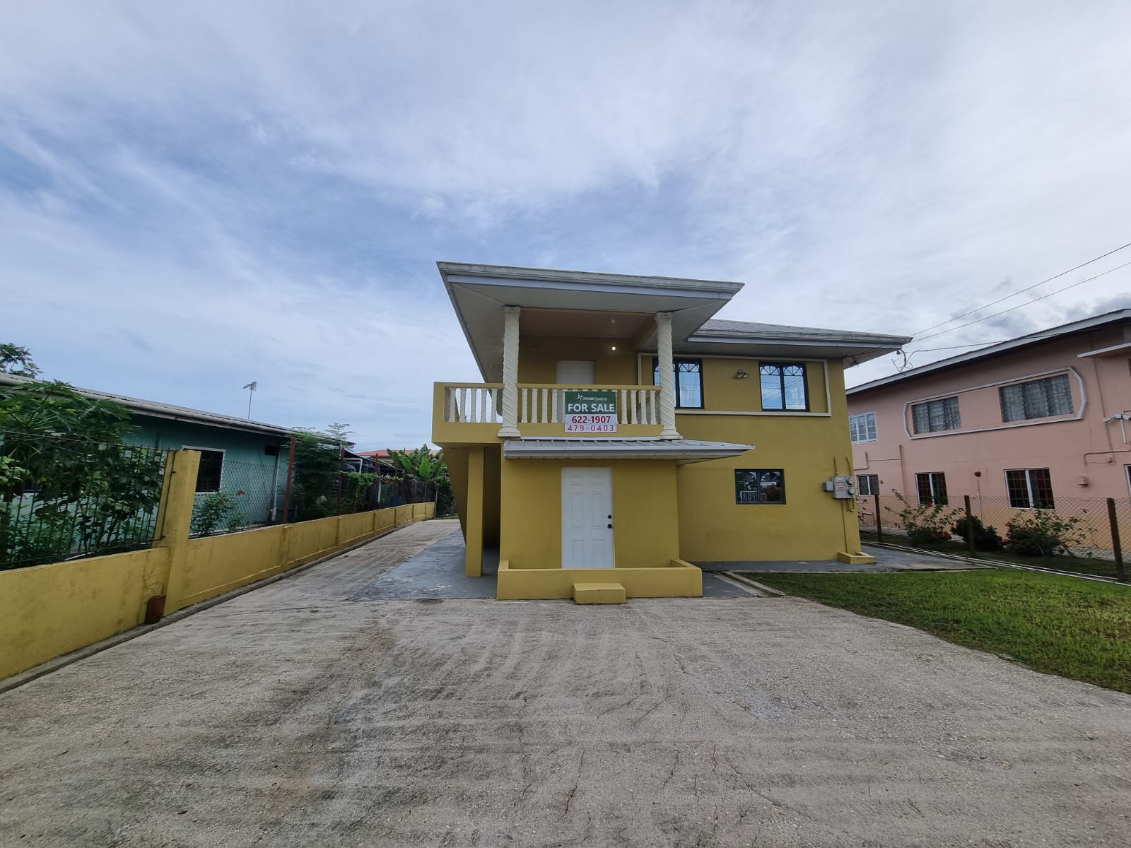 Four Bedroom Two story House f..