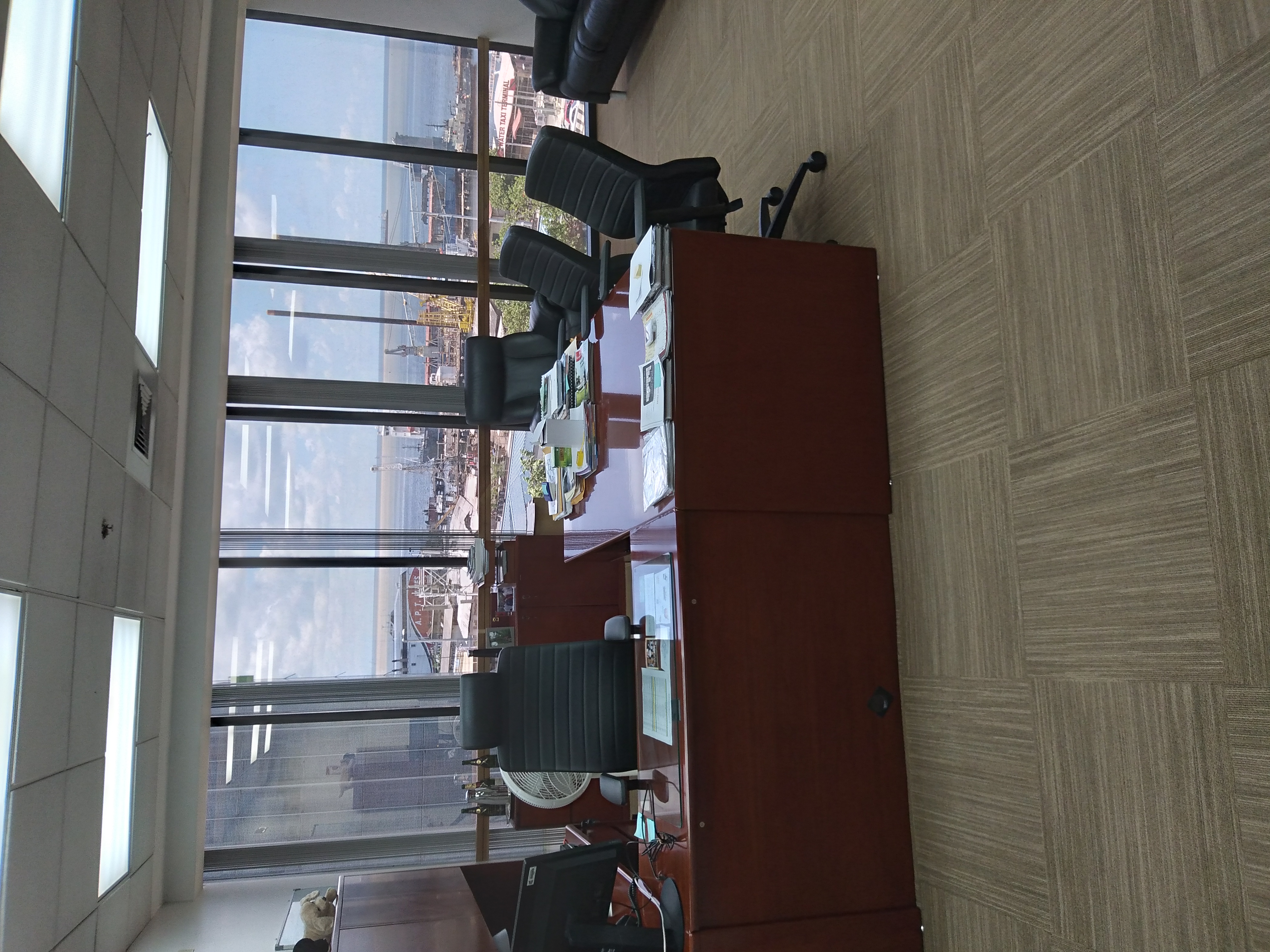 EXECUTIVE COMMERCIAL RENTAL 6T..