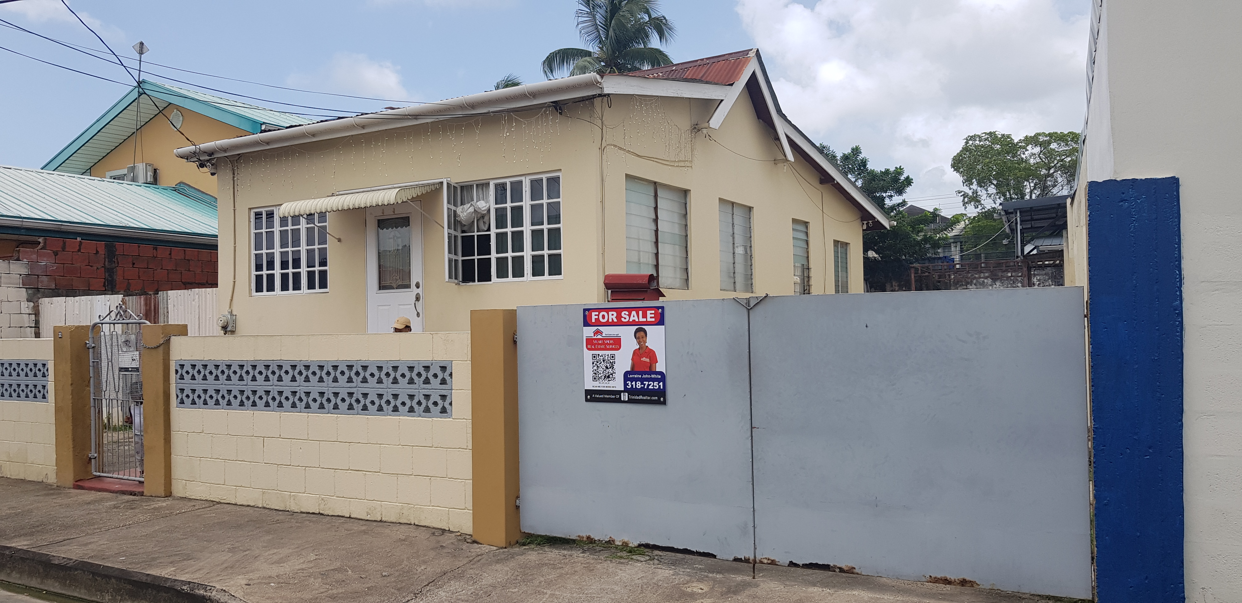 Mature house on 4550 sqft of W..