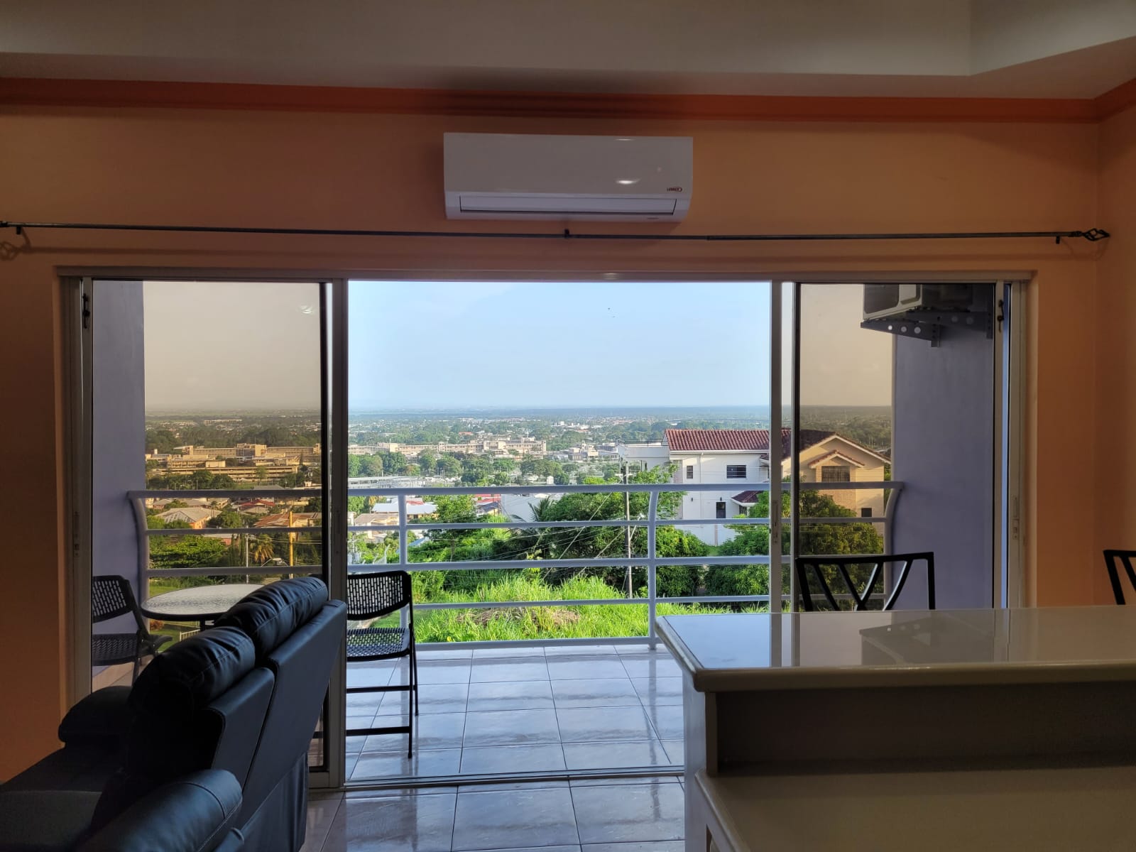 RENTED - CHAMPS FLEURS FURNISH..